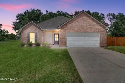 1079 Bridgetowne Lane, Breaux Bridge, LA 70517