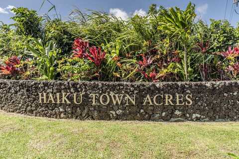 500 Auwaha St, Haiku, HI 96708