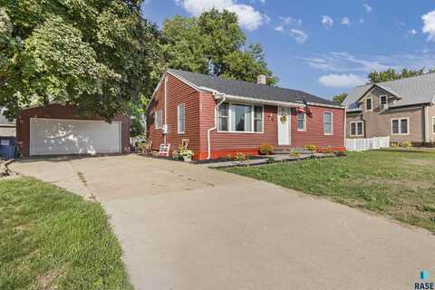 509 S Main St, Lennox, SD 57039