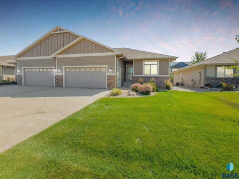 5807 W Yukon Trl, Sioux Falls, SD 57107