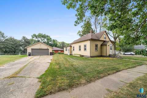 110 S 6th St, Beresford, SD 57004