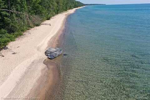 1499 Black Rock Beach dr, Harrisville, MI 48740