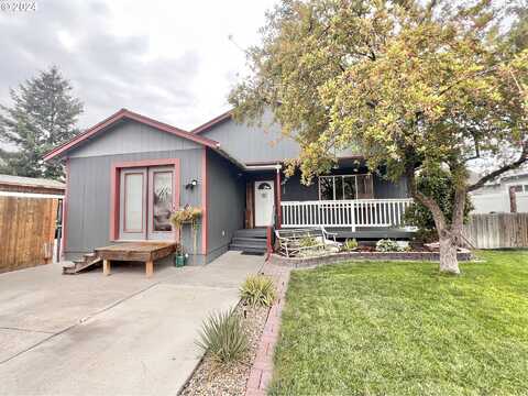 542 N CEDAR AVE, Burns, OR 97720