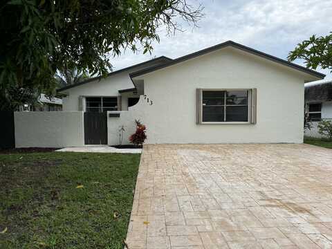 713 SW 6th Avenue, Delray Beach, FL 33444