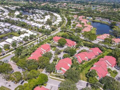 15 Lexington Lane E, Palm Beach Gardens, FL 33418