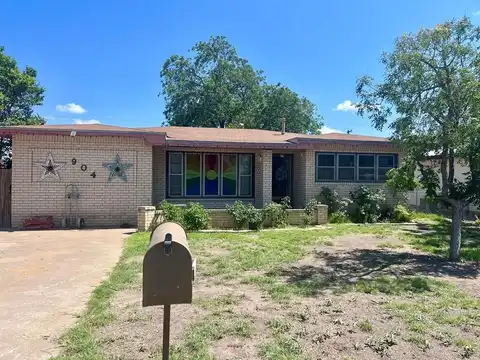 904 N Plaza, Big Lake, TX 75932