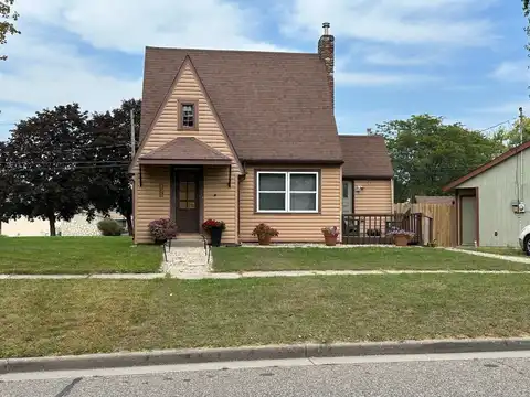 825 Washington Avenue, Wisconsin Dells, WI 53965