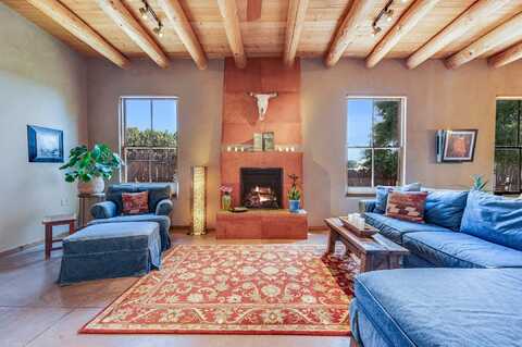 9 Cagua Road, Santa Fe, NM 87508