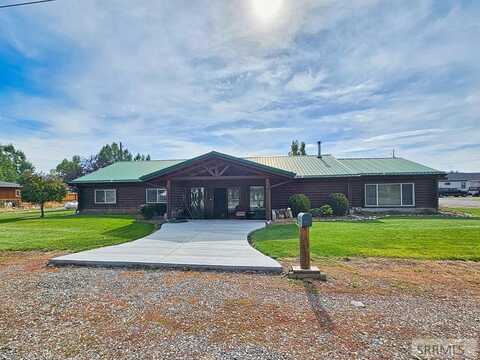 904 S Daisy Street, Salmon, ID 83467