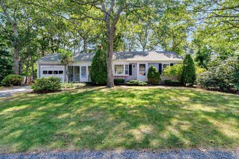 33 Swift Brook Road, South Yarmouth, MA 02664