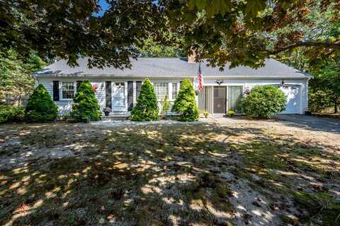 22 Johnson Lane, West Yarmouth, MA 02673