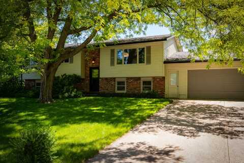 5712 Valley Road, Ames, IA 50014