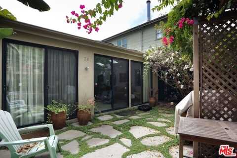 26 OZONE AVE, VENICE, CA 90291