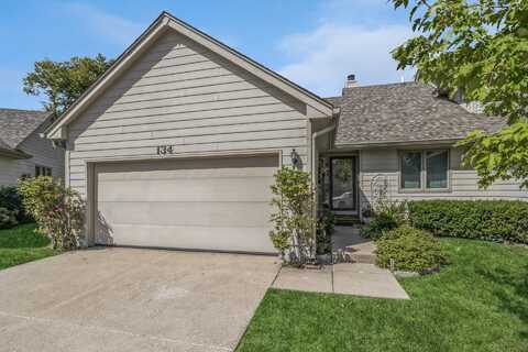 134 Evergreen Place, West Des Moines, IA 50265