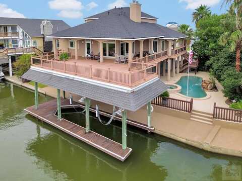 1315 Leilani Drive, Tiki Island, TX 77554