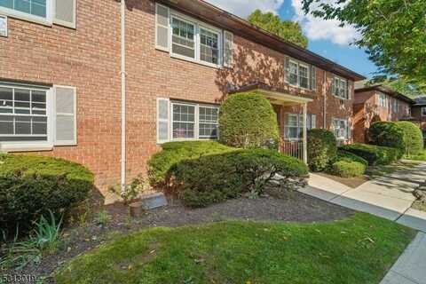 34 B Lakeside Dr, Millburn, NJ 07041