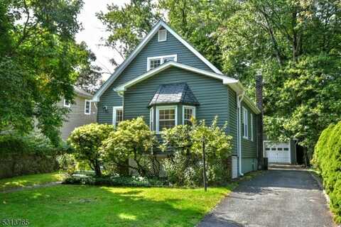 5 Brookside Ave, Westwood, NJ 07675