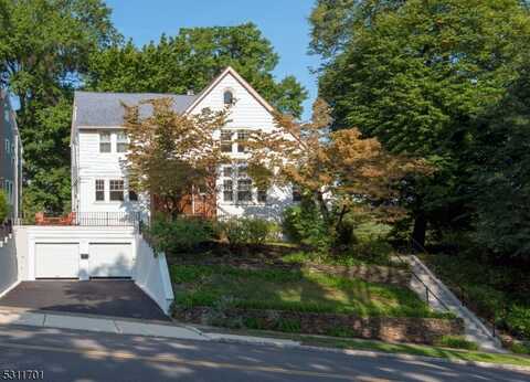 15 Glen Ridge Pkwy, Bloomfield, NJ 07003