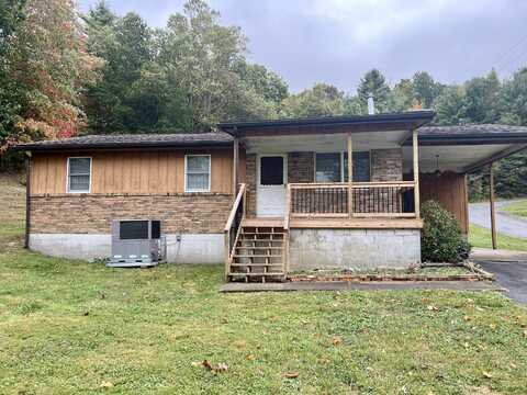 597 Pluto Rd, Shady Spring, WV 25918