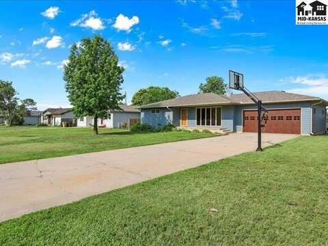 415 Circle Dr, Burrton, KS 67020