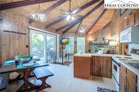 102 Cricket Way, Beech Mountain, NC 28604