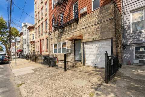 40 BEACON AVE, JC, Heights, NJ 07306