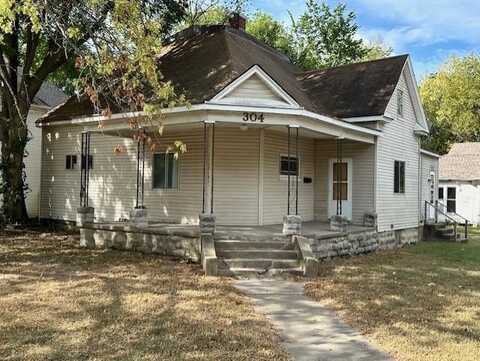 304 S Adams Street, Nevada, MO 64772