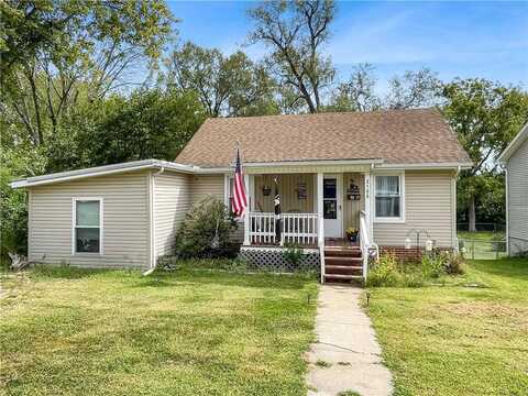 2105 Lipper Avenue, Higginsville, MO 64037