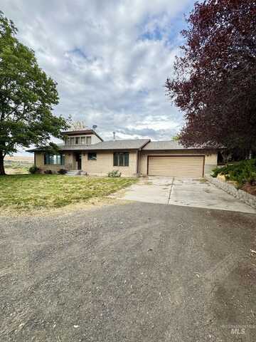 1060 Norwood Rd, Hagerman, ID 83332