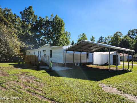 146 Sand Ridge Road, Hubert, NC 28539