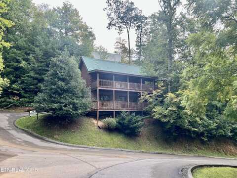 640 Cub Path Way, Gatlinburg, TN 37738