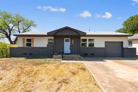 2324 NW 38th Pl, Lawton, OK 73505