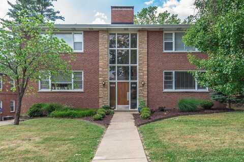 8121 Whitburn Drive, Saint Louis, MO 63105