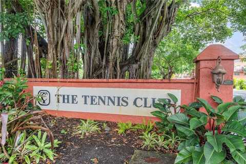 620 Tennis Club Dr, Fort Lauderdale, FL 33311