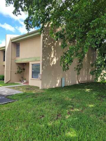 9521 NW 14th Ct, Pembroke Pines, FL 33024