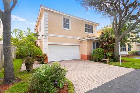 1041 N 12th Way, Hollywood, FL 33019