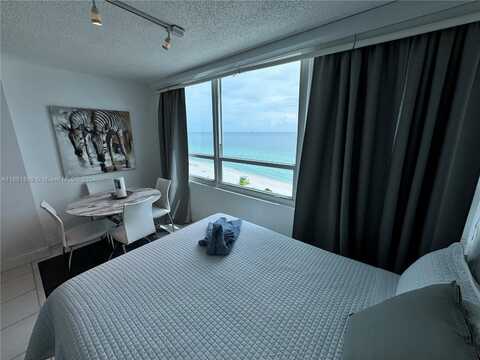 5445 Collins Ave, Miami Beach, FL 33140