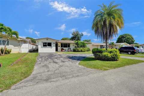 8821 NW 11th St, Pembroke Pines, FL 33024