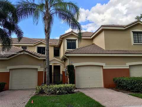 3831 Tree Top Dr, Weston, FL 33332