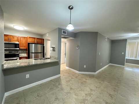 2841 N Oakland Forest Dr, Oakland Park, FL 33309