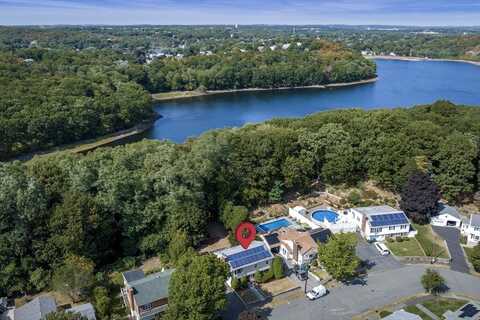 96 Spring View Dr, Lynn, MA 01904