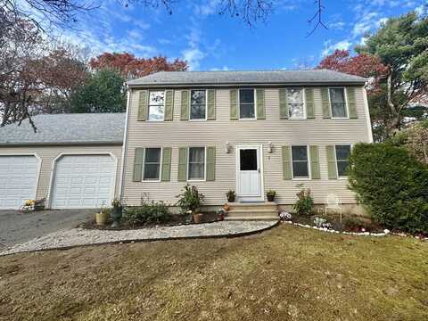 7 Oakwood Dr, Bourne, MA 02562