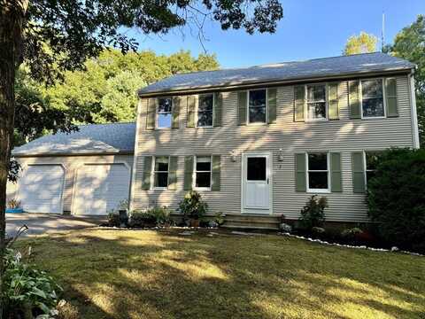 7 Oakwood Dr, Bourne, MA 02562