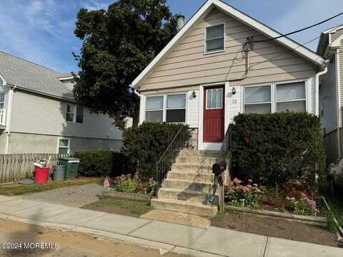 23 Central Avenue, Highlands, NJ 07732