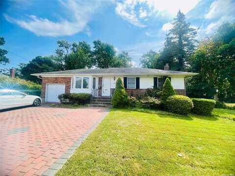 663 S Woodbury Road, Syosset, NY 11791