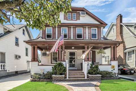 60 Colonial Road, Floral Park, NY 11001