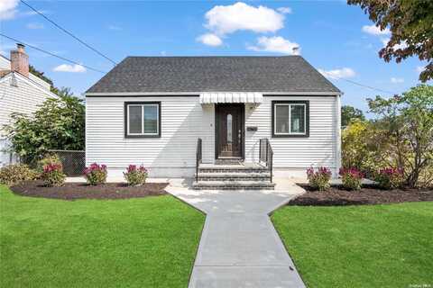 1 Center Court, Bethpage, NY 11714