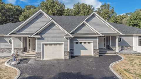 4 Primrose Lane, Islandia, NY 11749