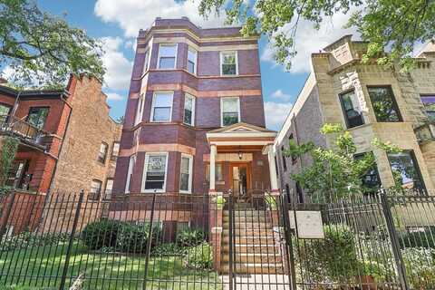 2642 N Troy Street, Chicago, IL 60647