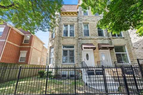 3612 S Prairie Avenue, Chicago, IL 60653